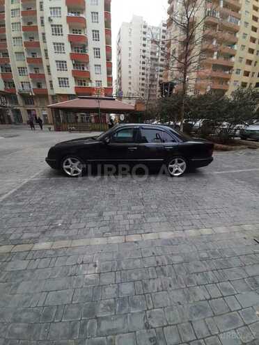 Mercedes E 320 2000, 271,000 km - 3.2 л - Bakı