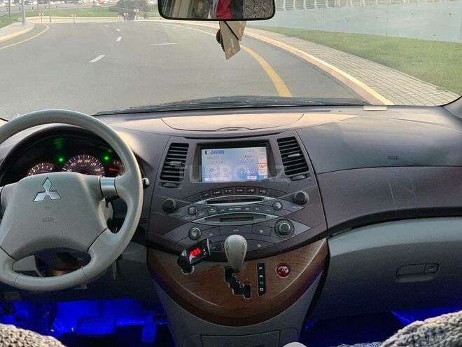 Mitsubishi Grandis 2003, 228,000 km - 2.4 l - Bakı