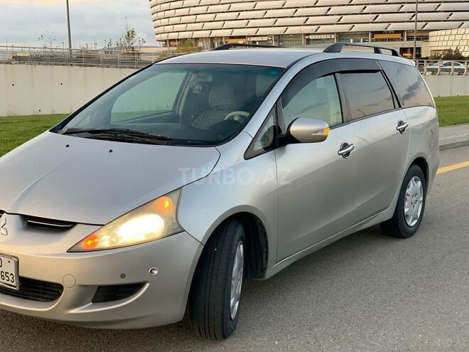 Mitsubishi Grandis 2003, 228,000 km - 2.4 l - Bakı
