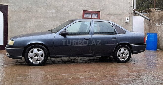 Opel Vectra 1995, 340,000 km - 1.6 l - Qusar