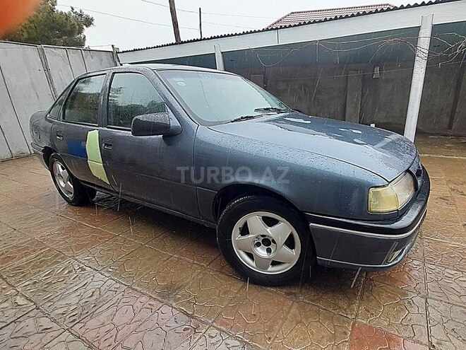 Opel Vectra 1995, 340,000 km - 1.6 l - Qusar