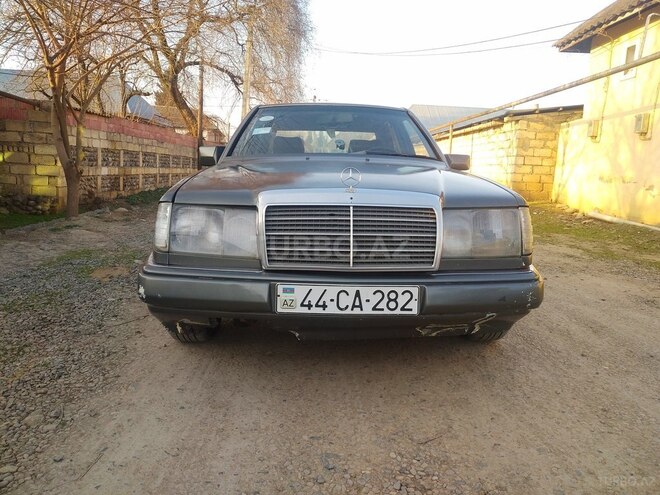 Mercedes E 200 1991, 326,500 km - 2.0 л - Cəlilabad