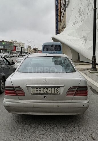 Mercedes E 320 2000, 470,000 km - 3.2 l - Bakı