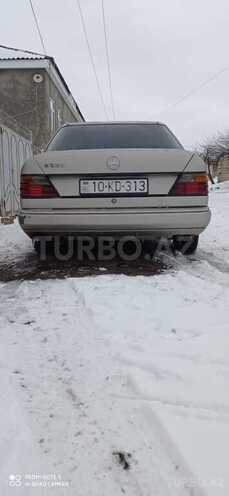 Mercedes E 230 1986, 350,000 km - 2.3 l - Quba