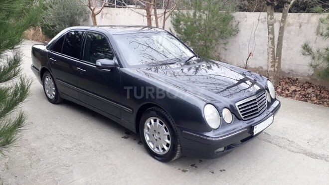 Mercedes E 240 1999, 200,000 km - 2.4 l - Bakı