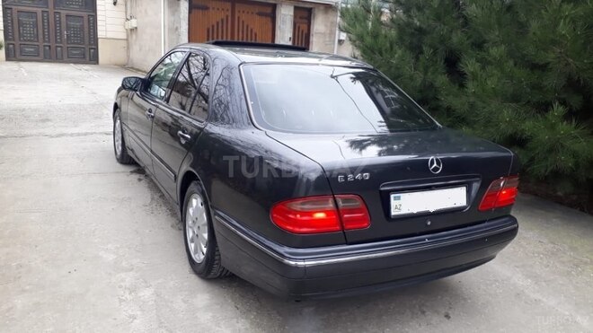 Mercedes E 240 1999, 200,000 km - 2.4 l - Bakı