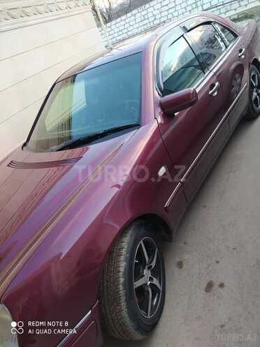 Mercedes E 200 1999, 260,000 km - 2.0 l - Ağstafa