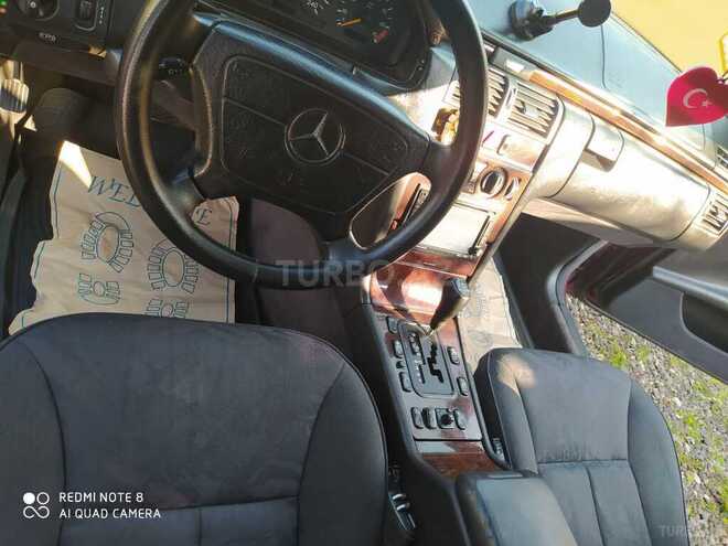 Mercedes E 200 1999, 260,000 km - 2.0 l - Ağstafa
