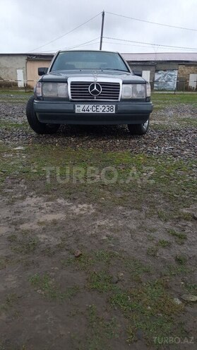 Mercedes E 220 1988, 300,000 km - 2.2 l - Bakı