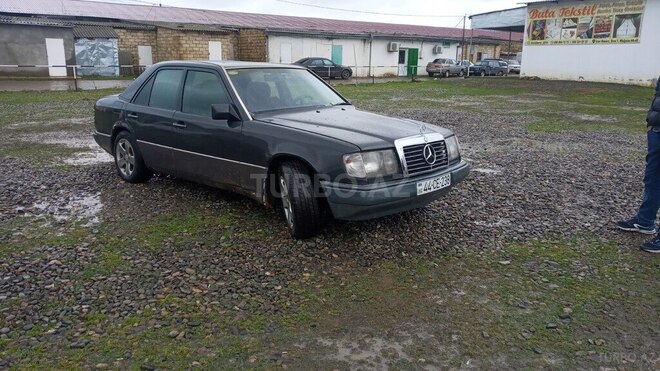 Mercedes E 220 1988, 300,000 km - 2.2 l - Bakı