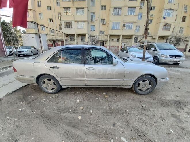 Mercedes E 230 1996, 365,000 km - 2.3 l - Sumqayıt