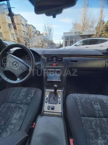 Mercedes E 230 1996, 365,000 km - 2.3 l - Sumqayıt