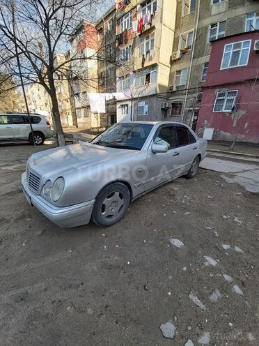 Mercedes E 230 1996, 365,000 km - 2.3 l - Sumqayıt