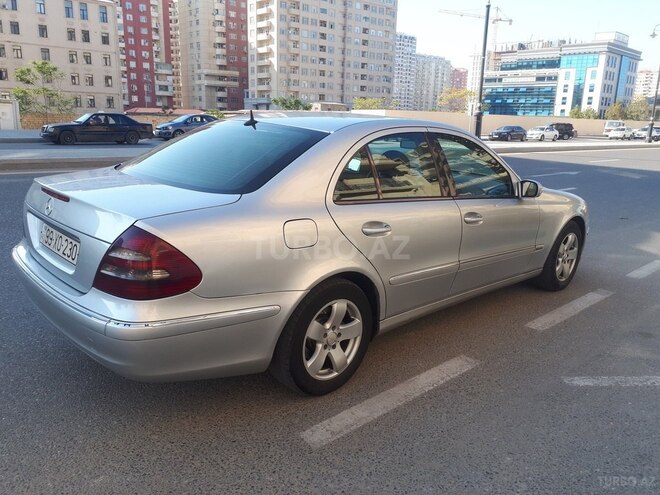 Mercedes E 220 2004, 419,000 km - 2.2 l - Bakı