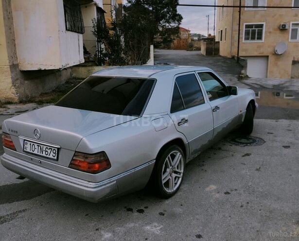 Mercedes E 220 1995, 429,500 km - 2.2 l - Bakı