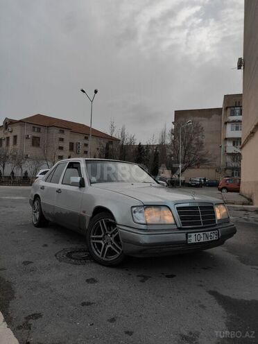 Mercedes E 220 1995, 429,500 km - 2.2 l - Bakı