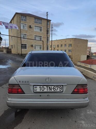 Mercedes E 220 1995, 429,500 km - 2.2 l - Bakı