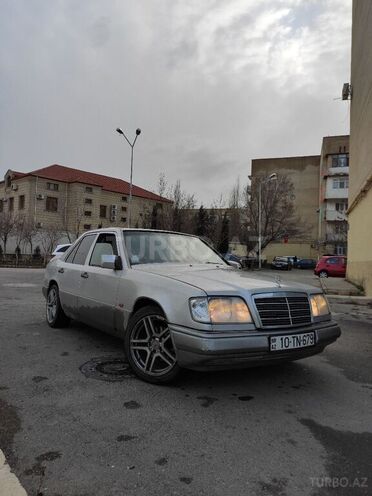 Mercedes E 220 1995, 429,500 km - 2.2 l - Bakı