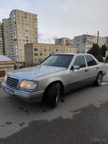 Mercedes E 220 1995, 429,500 km - 2.2 l - Bakı