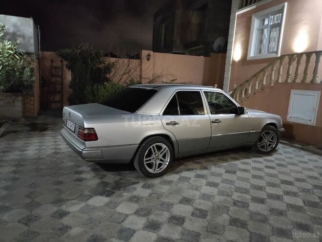Mercedes E 220 1995, 429,500 km - 2.2 l - Bakı