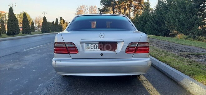Mercedes E 320 2000, 256,000 km - 3.2 l - Şəmkir