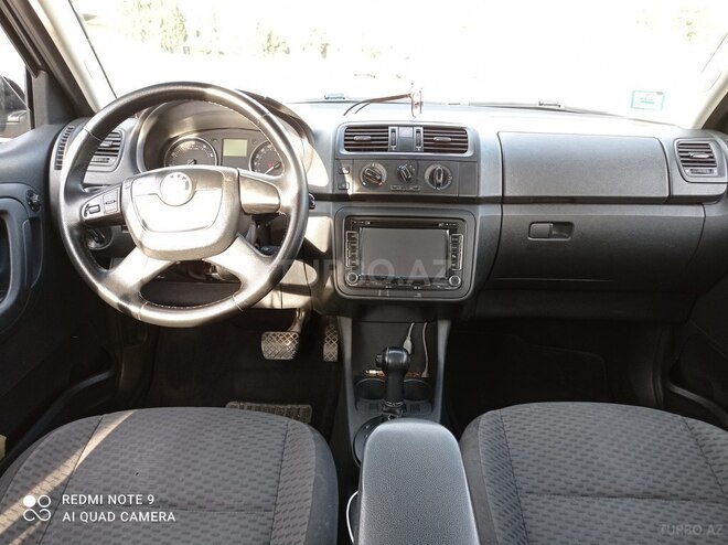 Skoda Fabia 2011, 210,000 km - 1.6 l - Bakı