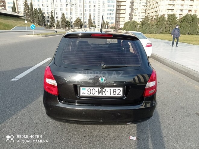 Skoda Fabia 2011, 210,000 km - 1.6 l - Bakı