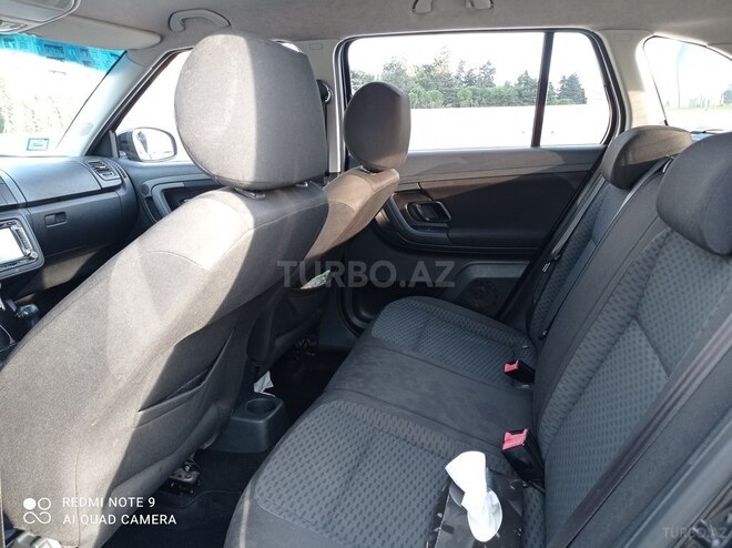 Skoda Fabia 2011, 210,000 km - 1.6 l - Bakı
