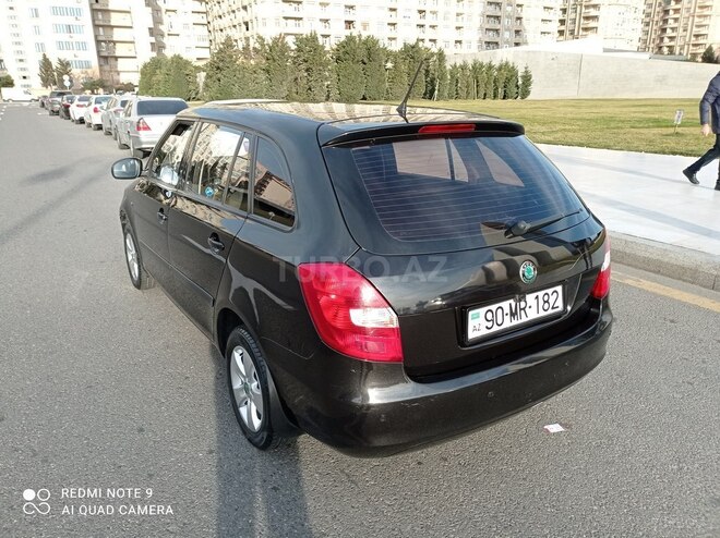 Skoda Fabia 2011, 210,000 km - 1.6 l - Bakı