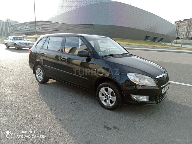 Skoda Fabia 2011, 210,000 km - 1.6 l - Bakı