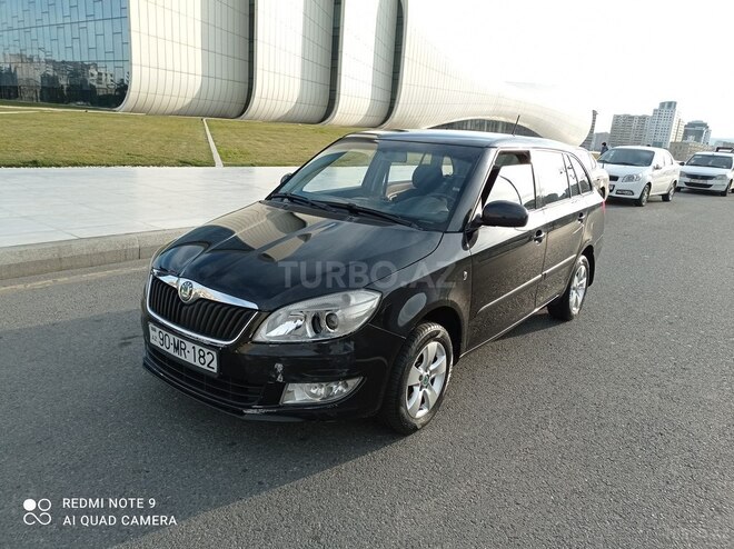 Skoda Fabia 2011, 210,000 km - 1.6 l - Bakı