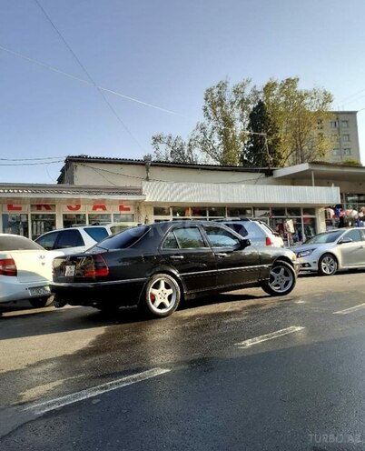 Mercedes C 230 2000, 150,000 km - 2.3 l - Tovuz
