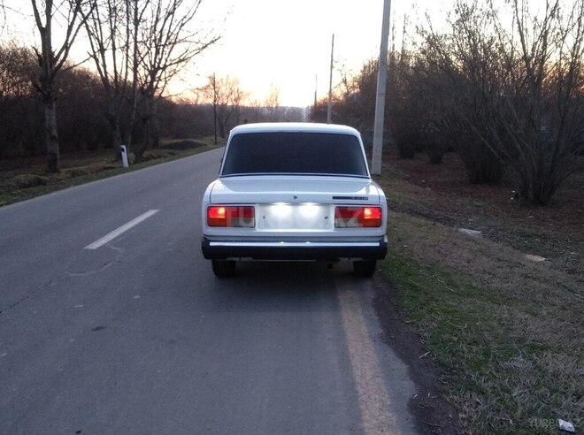 LADA (VAZ) 2107 2006, 90,000 km - 1.6 l - Qax