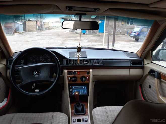 Mercedes E 250 1992, 365,041 km - 2.5 л - Bakı