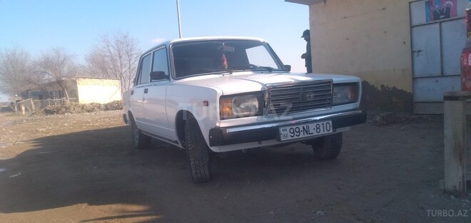 LADA (VAZ) 2107 2003, 76,000 km - 1.6 l - Salyan