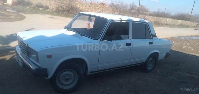 LADA (VAZ) 2107 2003, 76,000 km - 1.6 l - Salyan