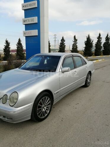 Mercedes E 220 2000, 430,000 km - 2.2 l - Bakı