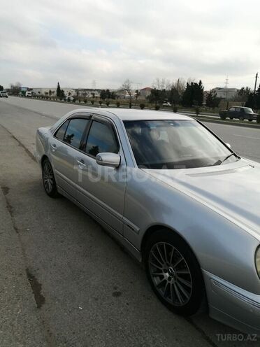 Mercedes E 220 2000, 430,000 km - 2.2 l - Bakı