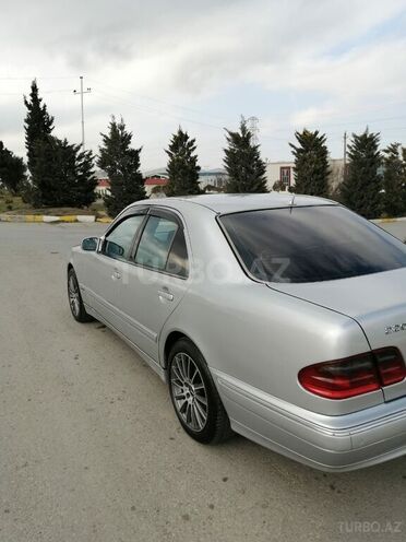 Mercedes E 220 2000, 430,000 km - 2.2 l - Bakı