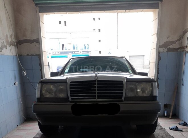 Mercedes E 220 1988, 333,444 km - 2.2 l - Sumqayıt