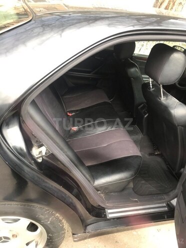 Mercedes E 220 2001, 255,000 km - 2.2 l - Sumqayıt