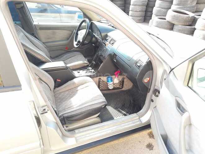 Mercedes  1994, 4,280 km - 2.2 l - Bakı