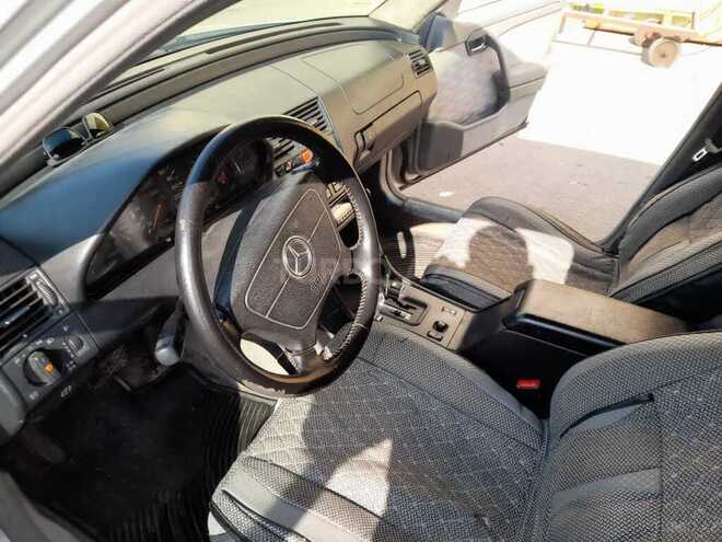 Mercedes  1994, 4,280 km - 2.2 l - Bakı