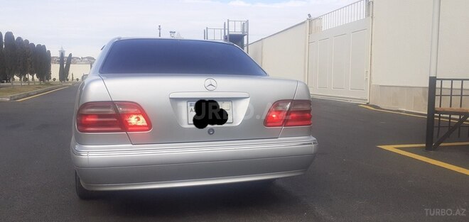 Mercedes E 240 1999, 267,452 km - 2.4 l - Bakı