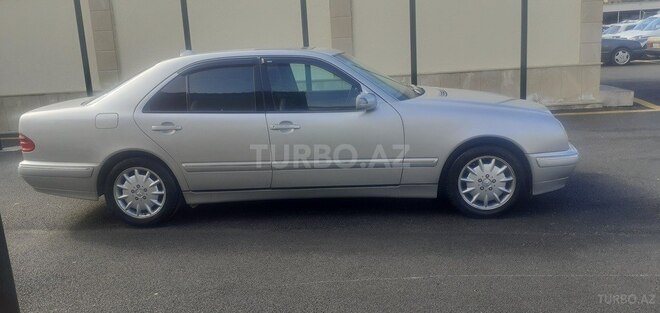 Mercedes E 240 1999, 267,452 km - 2.4 l - Bakı