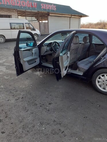 Mercedes E 200 1996, 285,320 km - 2.0 l - Qax