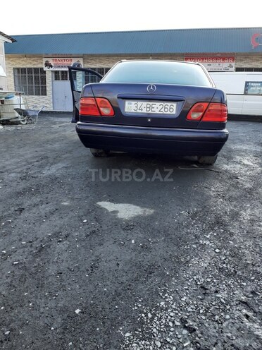 Mercedes E 200 1996, 285,320 km - 2.0 l - Qax