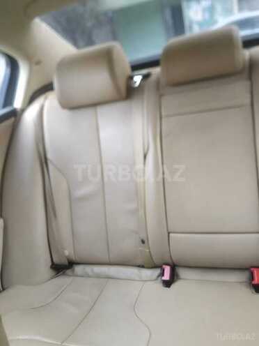 Volkswagen Passat 2005, 32,000 km - 2.0 l - Bakı