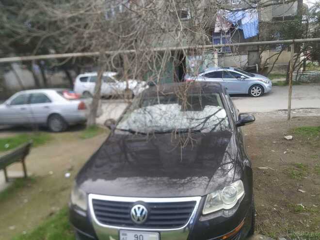 Volkswagen Passat 2005, 32,000 km - 2.0 l - Bakı