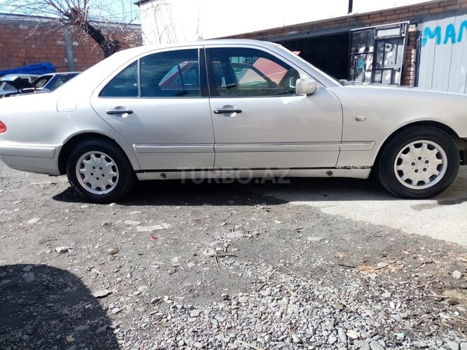 Mercedes E 300 1996, 240,074 km - 3.0 l - Zaqatala